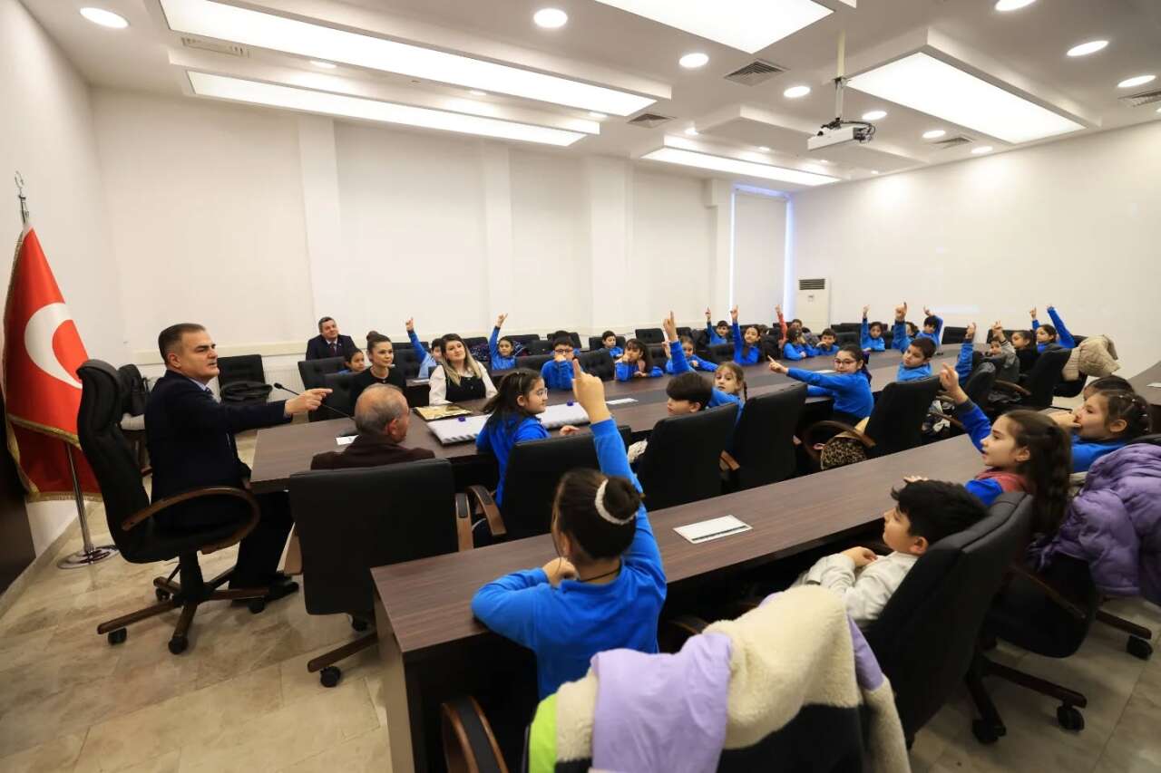 Vali Akbıyık, Dumlupınar İlkokulu Öğrencileriyle Buluştu 2